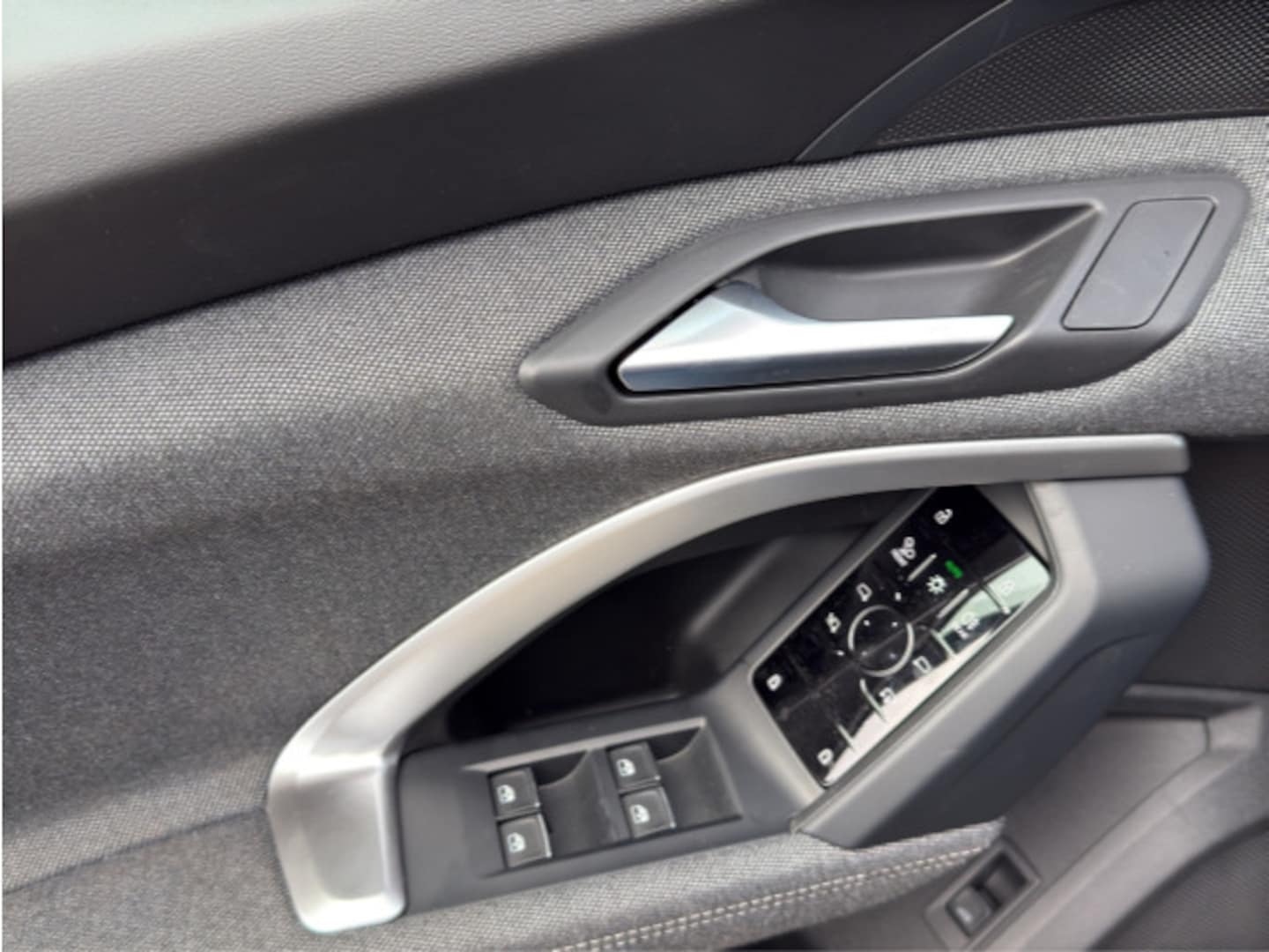 Bild über Audi Q5 SUV TDI quattro 150 kW S tronic - für weitere Informationen kontaktieren Sie den Audi Partner