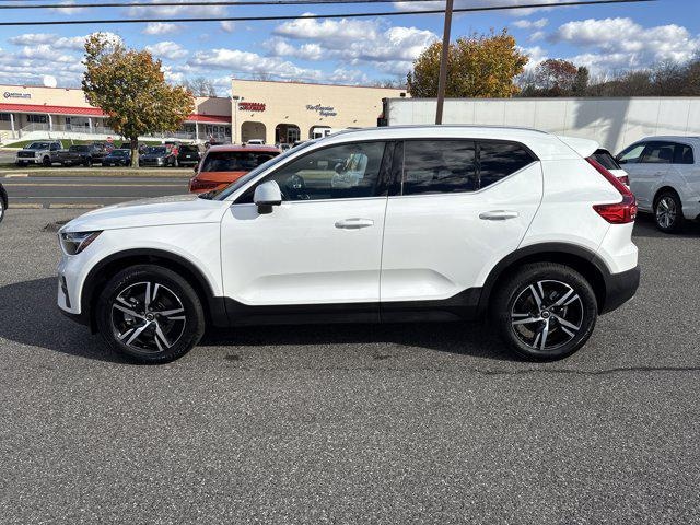 2025 Volvo XC40