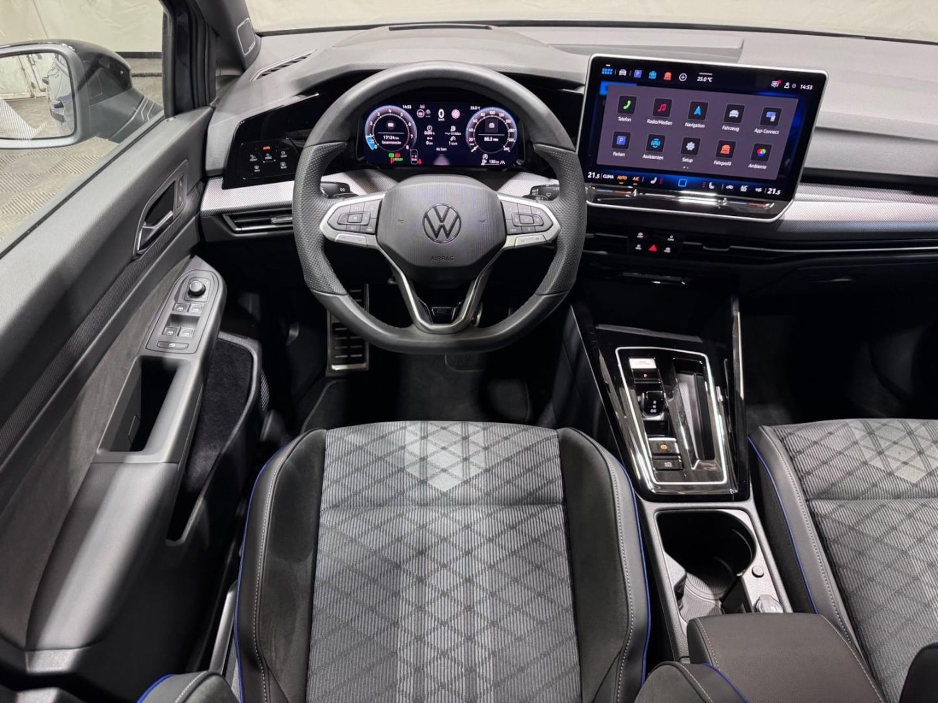 Volkswagen Golf R-Line