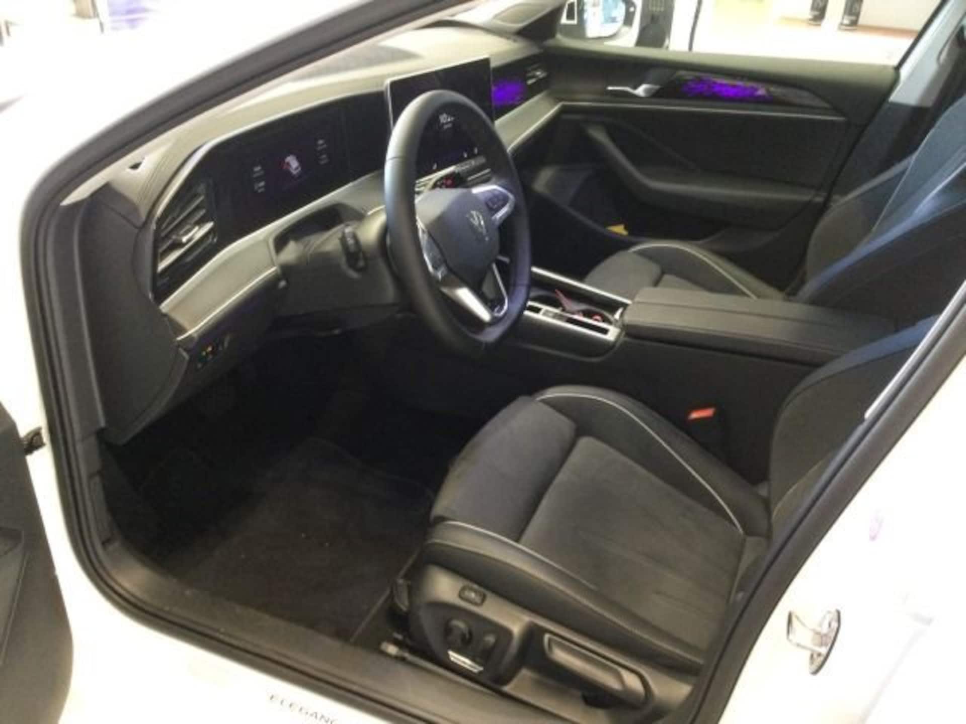 Volkswagen Passat Elegance