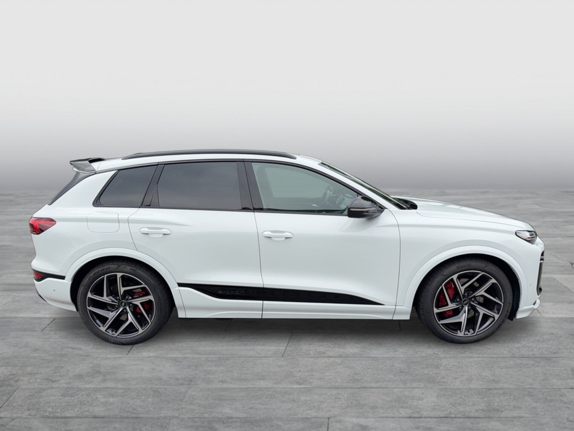 Audi SQ6 SUV e-tron