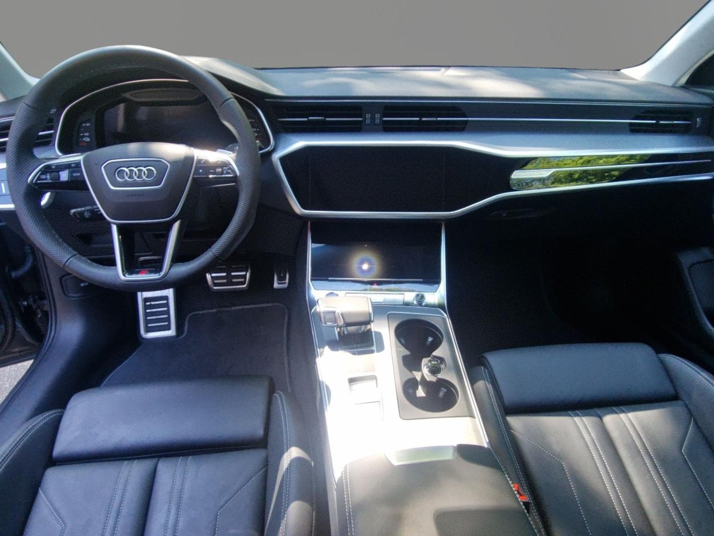 Bild über Audi A6 Avant TFSI e S line 55 TFSI e quattro S tronic - für weitere Informationen kontaktieren Sie den Audi Partner