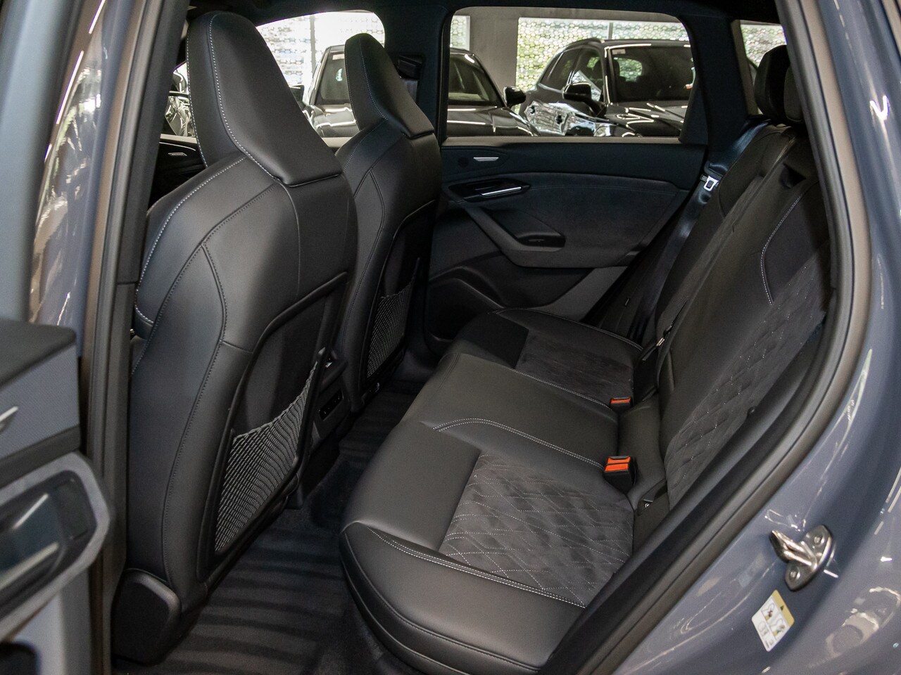 Image about Audi Q6 SUV e-tron e-tron quattro