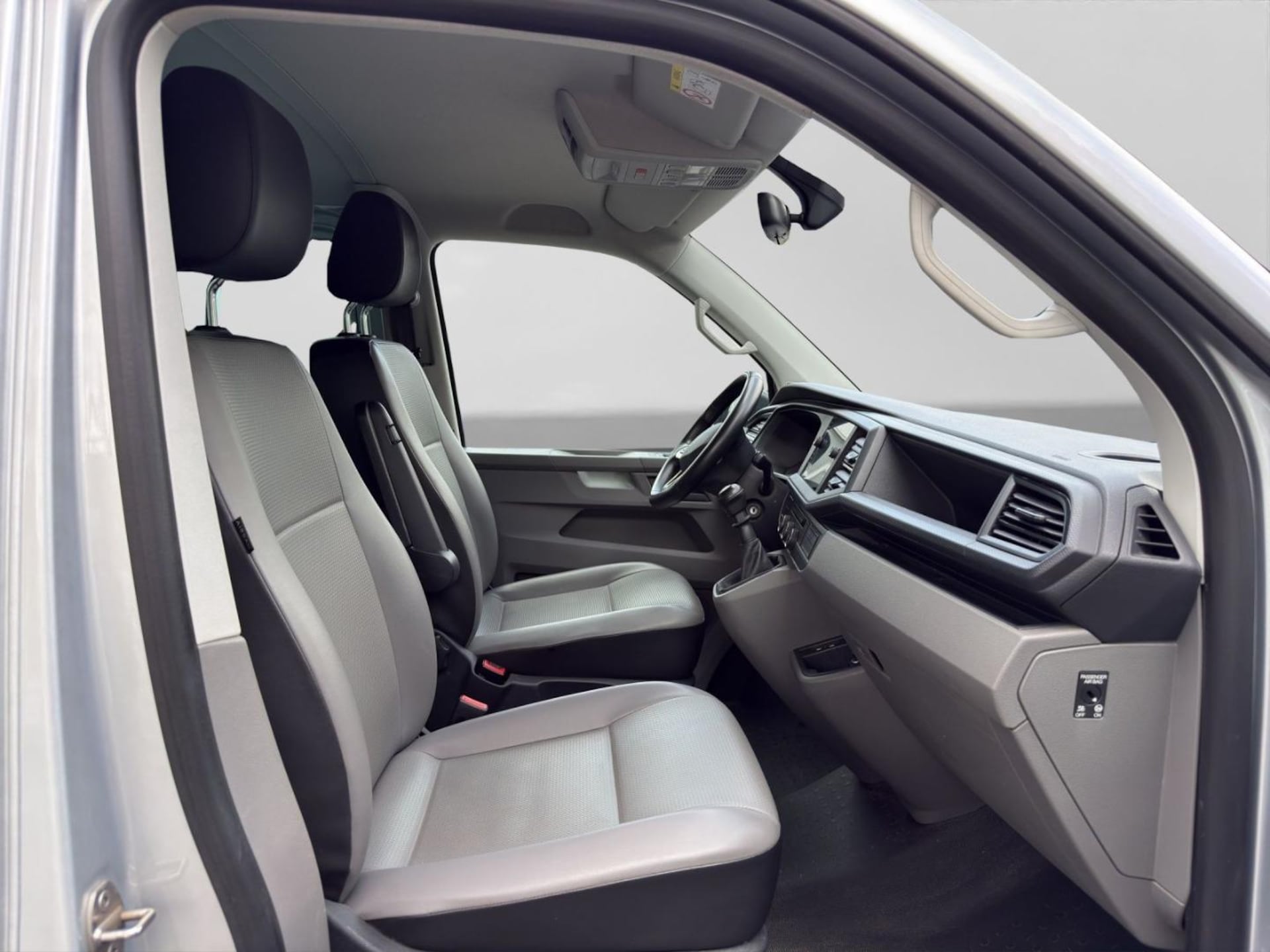Volkswagen T6.1 Transporter Kombi langer Radstand