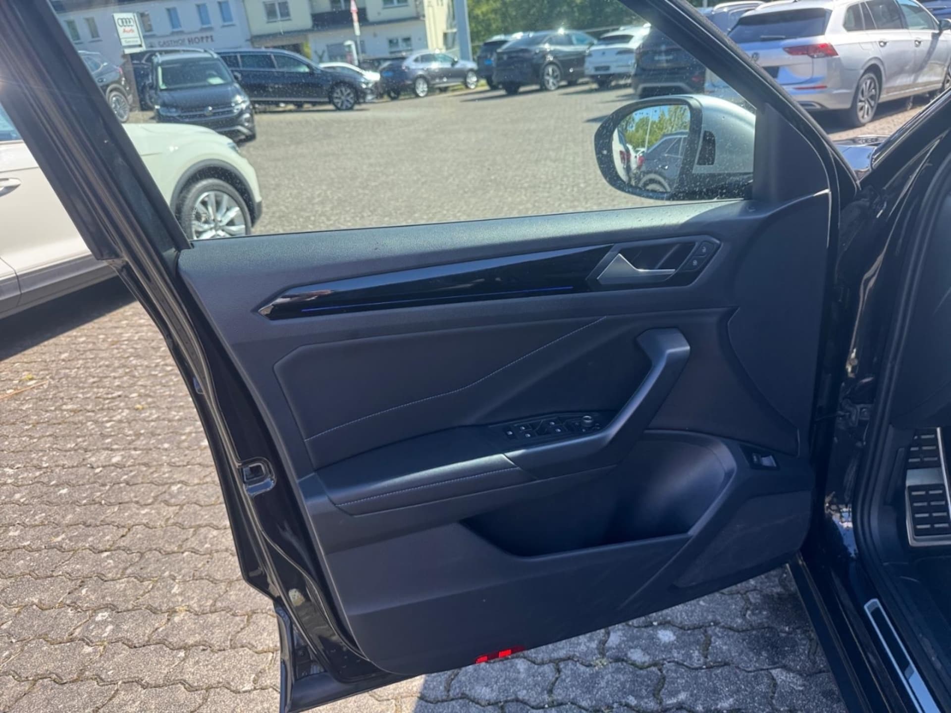 Volkswagen T-Roc R