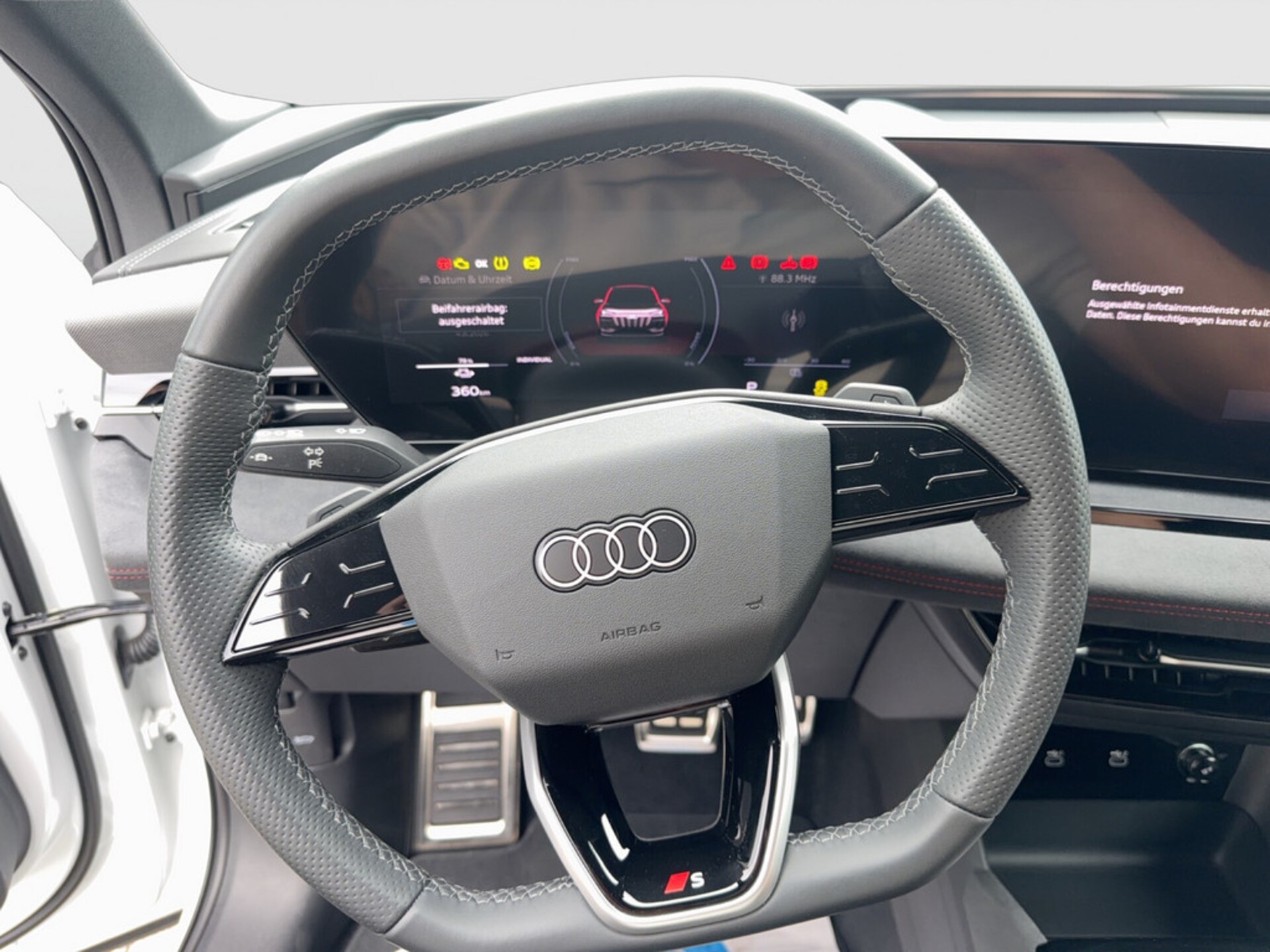 Audi SQ6 SUV e-tron