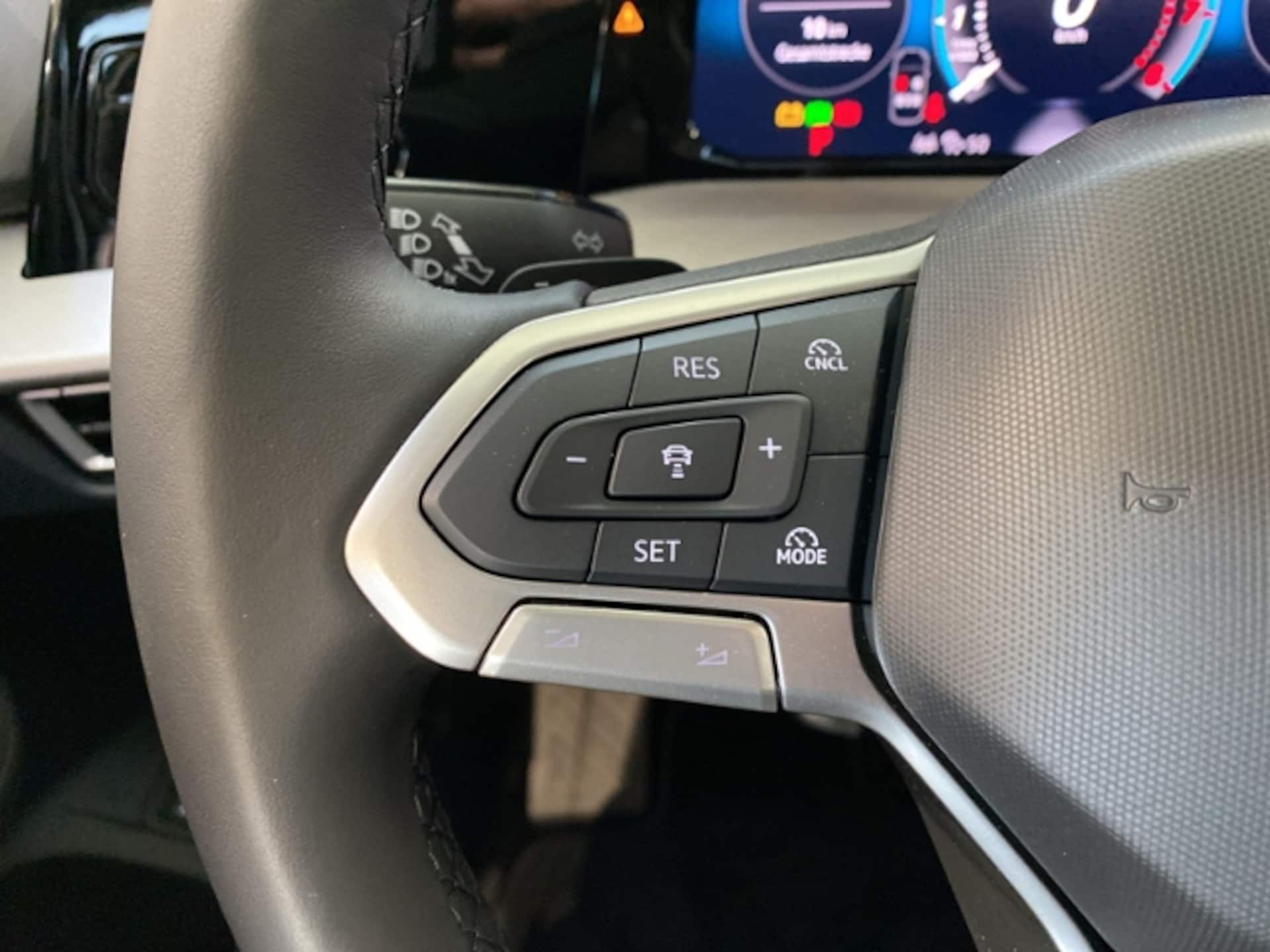 Volkswagen Golf Variant Life