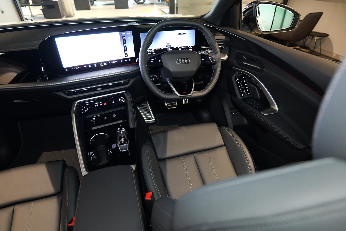 Image about Audi Q5 SUV e-hybrid quattro S tronic