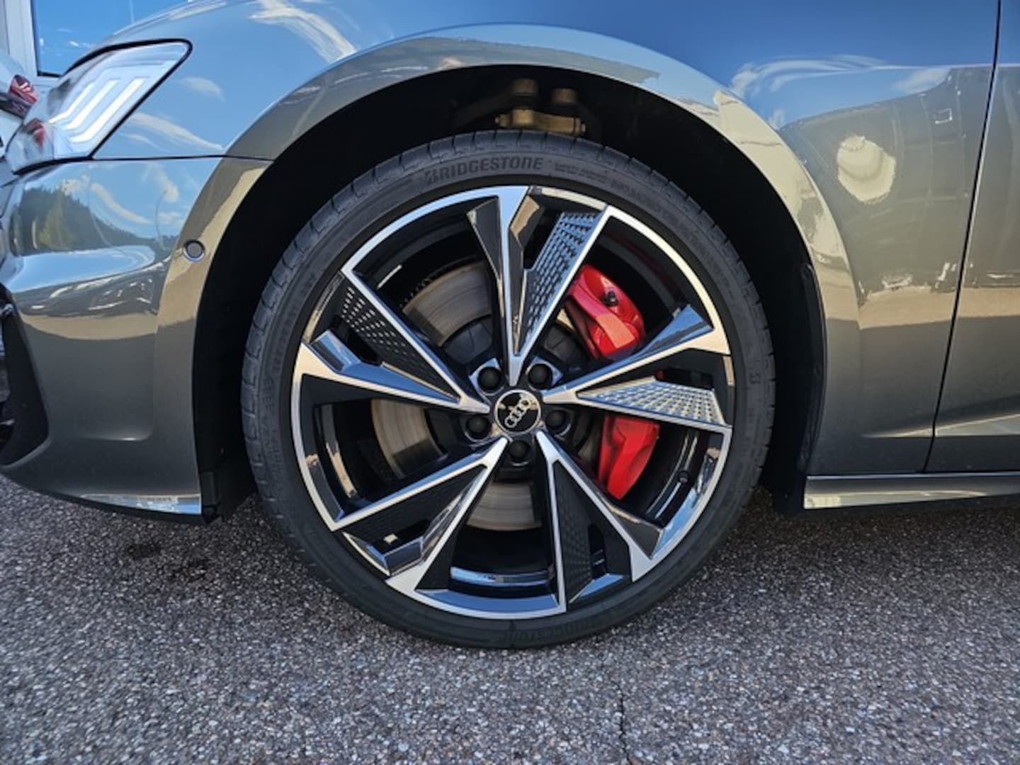 Bild über Audi S6 Avant TDI quattro tiptronic - für weitere Informationen kontaktieren Sie den Audi Partner