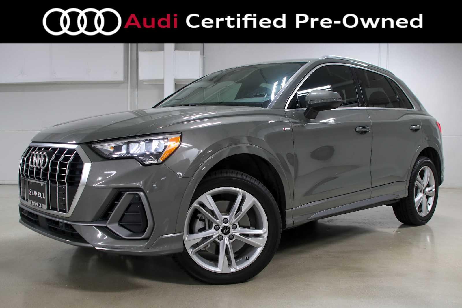 2022 Audi Q3 45 TFSI S Line Premium quattro's photo