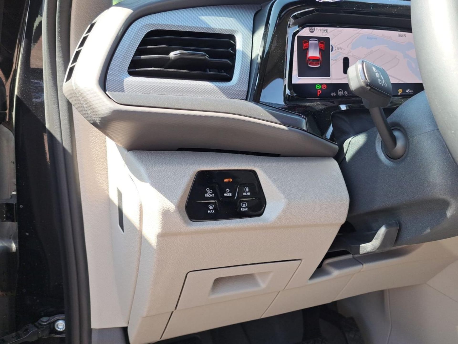 Volkswagen Multivan Langversion Basis-Modell