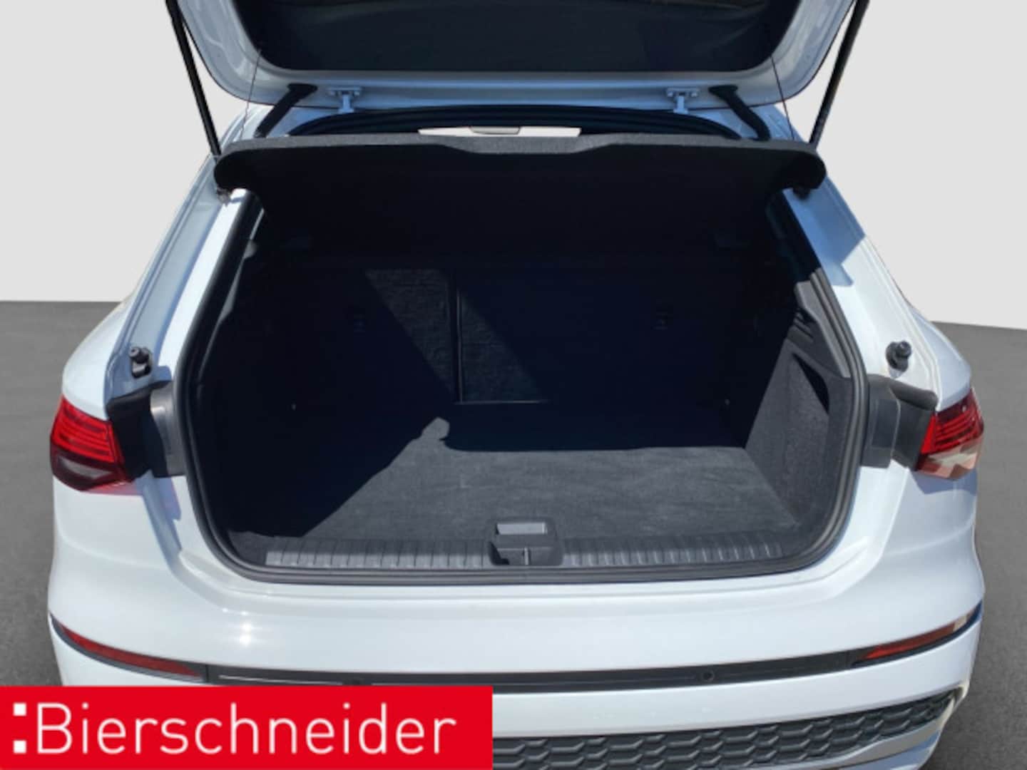 Bild über Audi A3 Sportback 30 TFSI Schaltgetriebe - für weitere Informationen kontaktieren Sie den Audi Partner