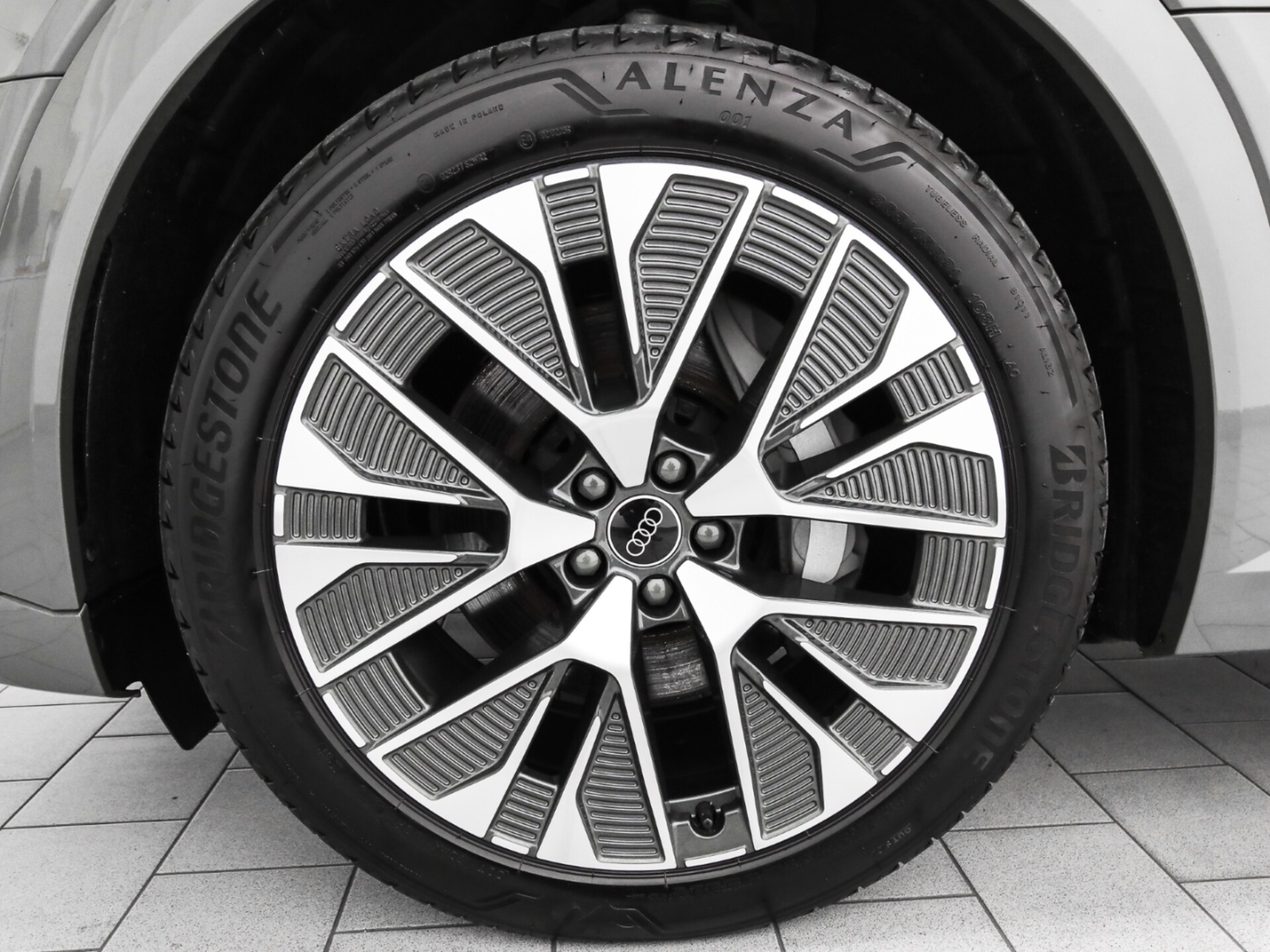 Audi Q8 e-tron S line
