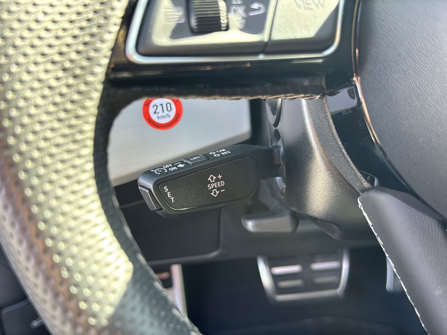 Bild über Audi A4 Avant S line 40 TFSI quattro S tronic - für weitere Informationen kontaktieren Sie den Audi Partner