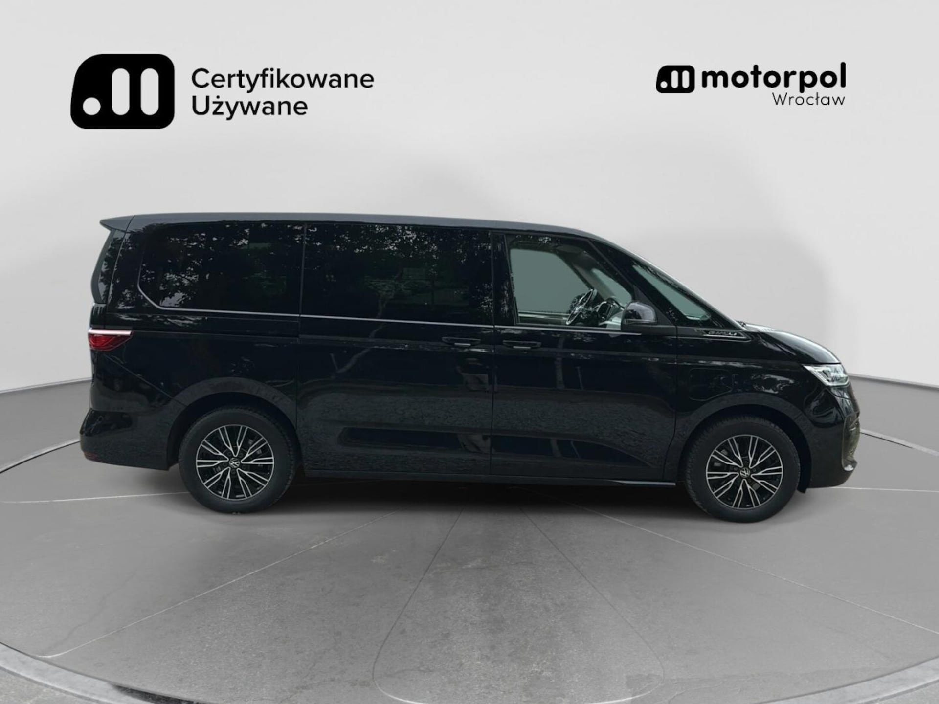 Volkswagen Multivan długi rozstaw osi Life