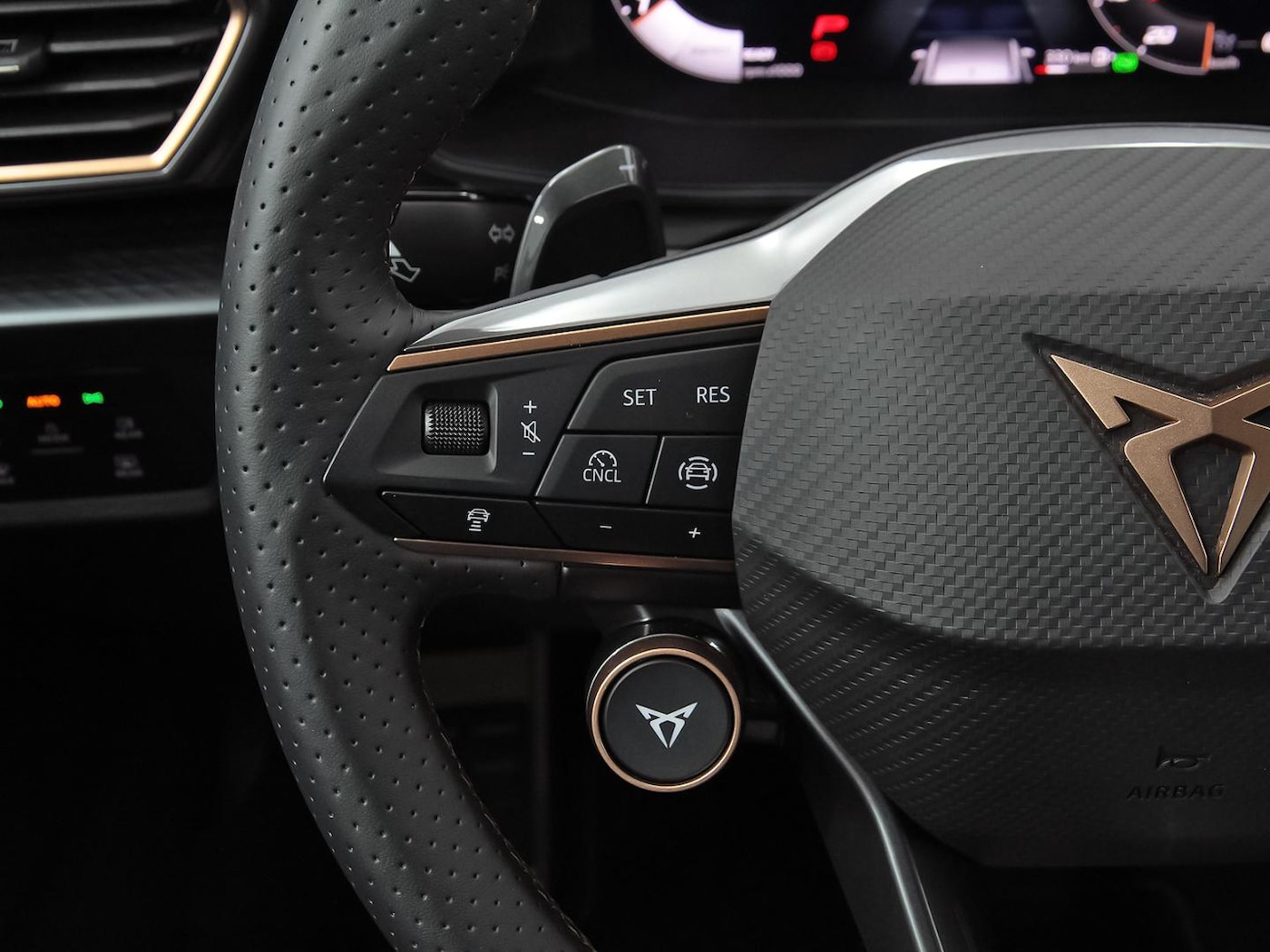 CUPRA Leon Sportstourer 1.5 eTSI DSG 110 kW (150 CV) — photo 17