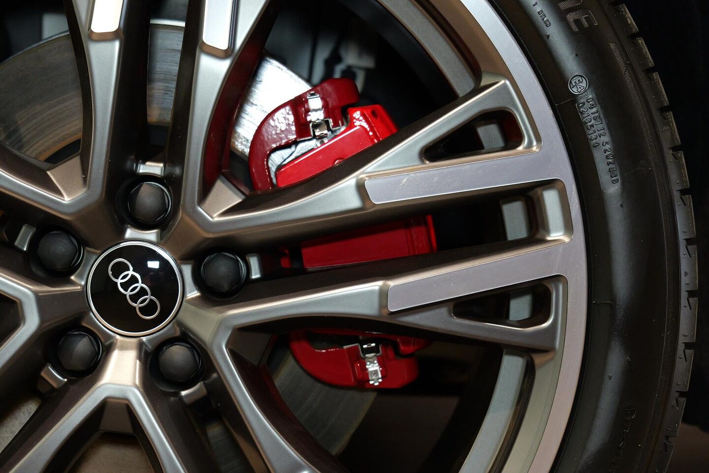 Image about Audi Q5 SUV e-hybrid quattro S tronic