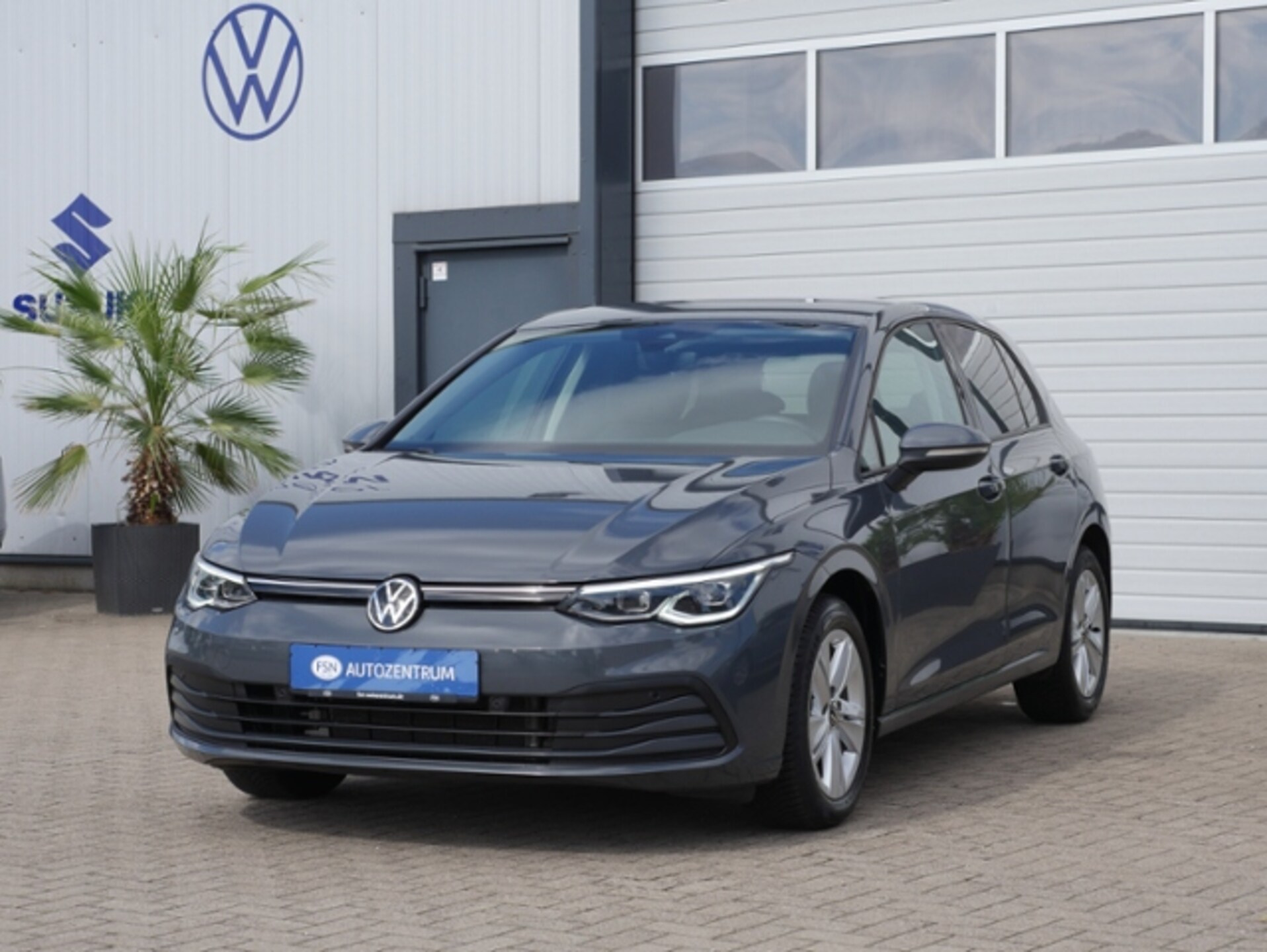 Volkswagen Golf Life