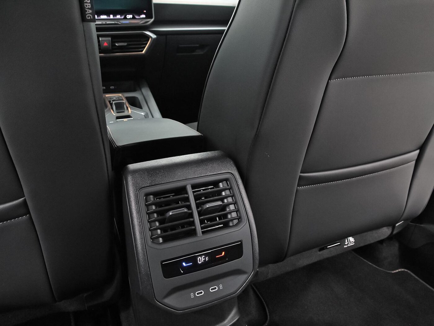 CUPRA Leon Sportstourer 1.5 eTSI DSG 110 kW (150 CV) — photo 33