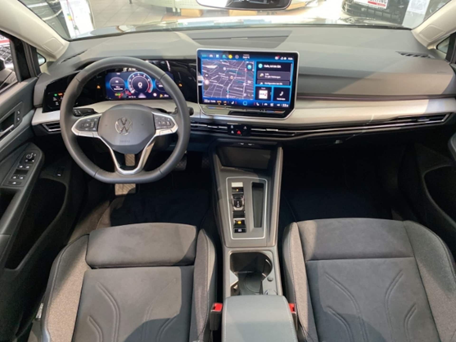 Volkswagen Golf Variant Life