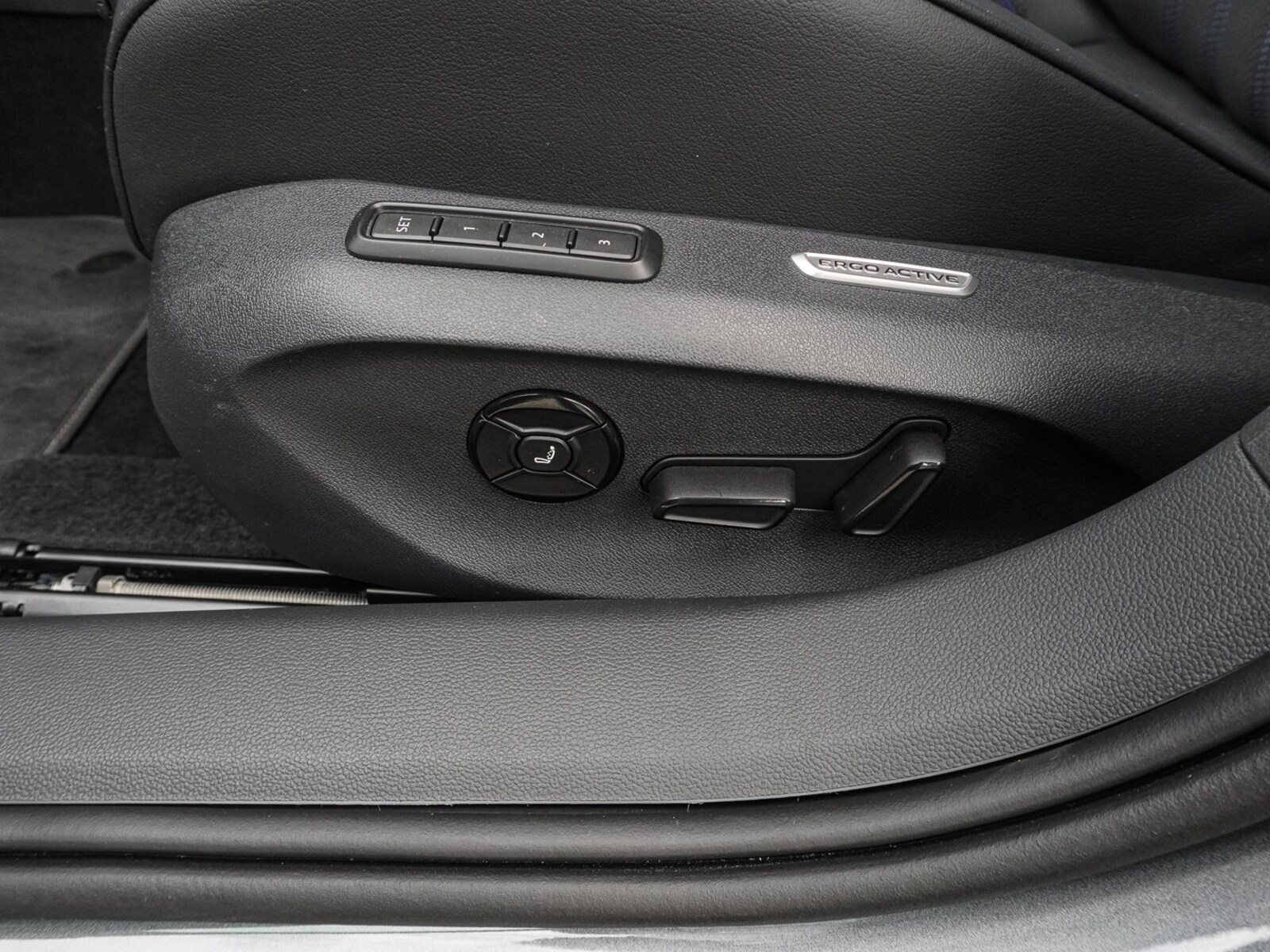 Volkswagen Passat – Bild 17
