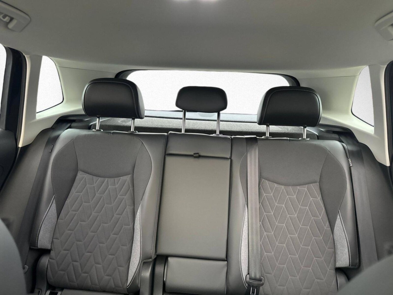 Volkswagen Tiguan – Bild 9