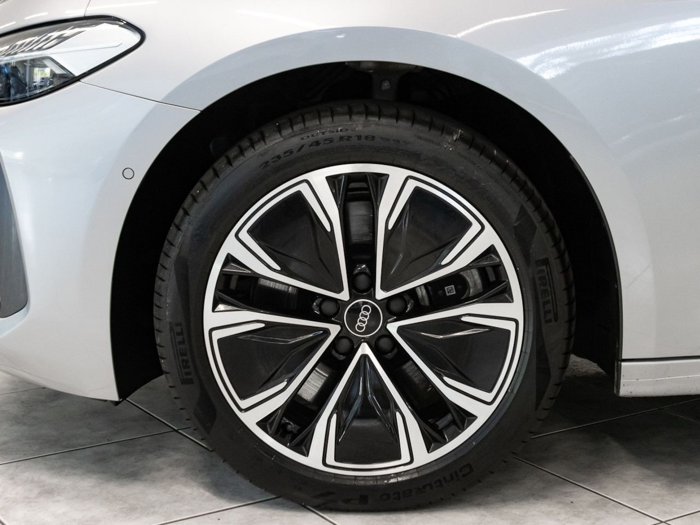Bild über Audi A5 Avant e-hybrid e-hybrid quattro 220 kW S tronic - für weitere Informationen kontaktieren Sie den Audi Partner