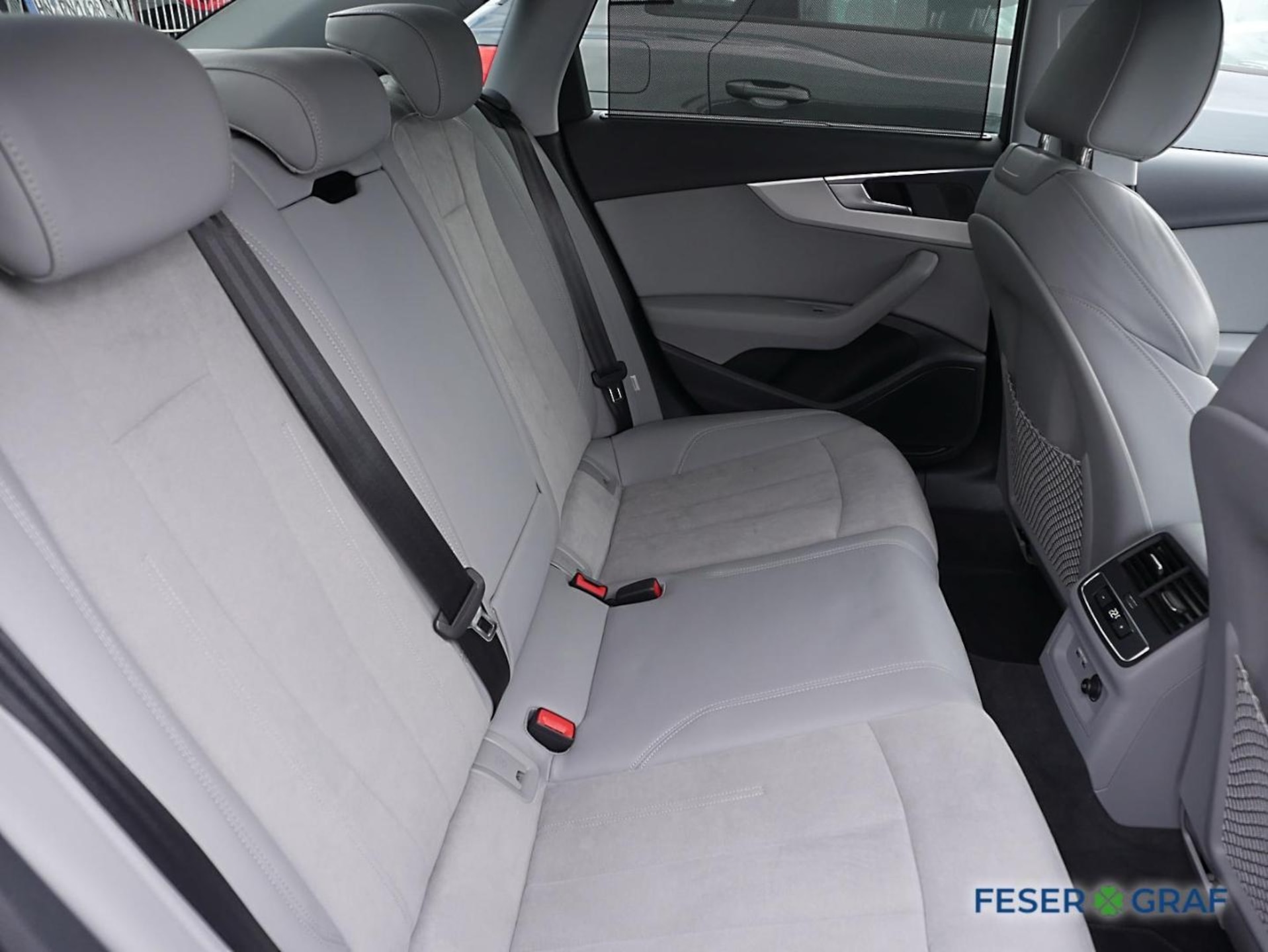 Audi A4 Limousine S line