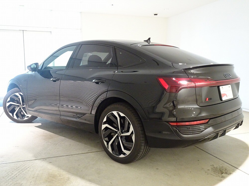 Image about Audi Q8 Sportback e-tron 55 e-tron S line