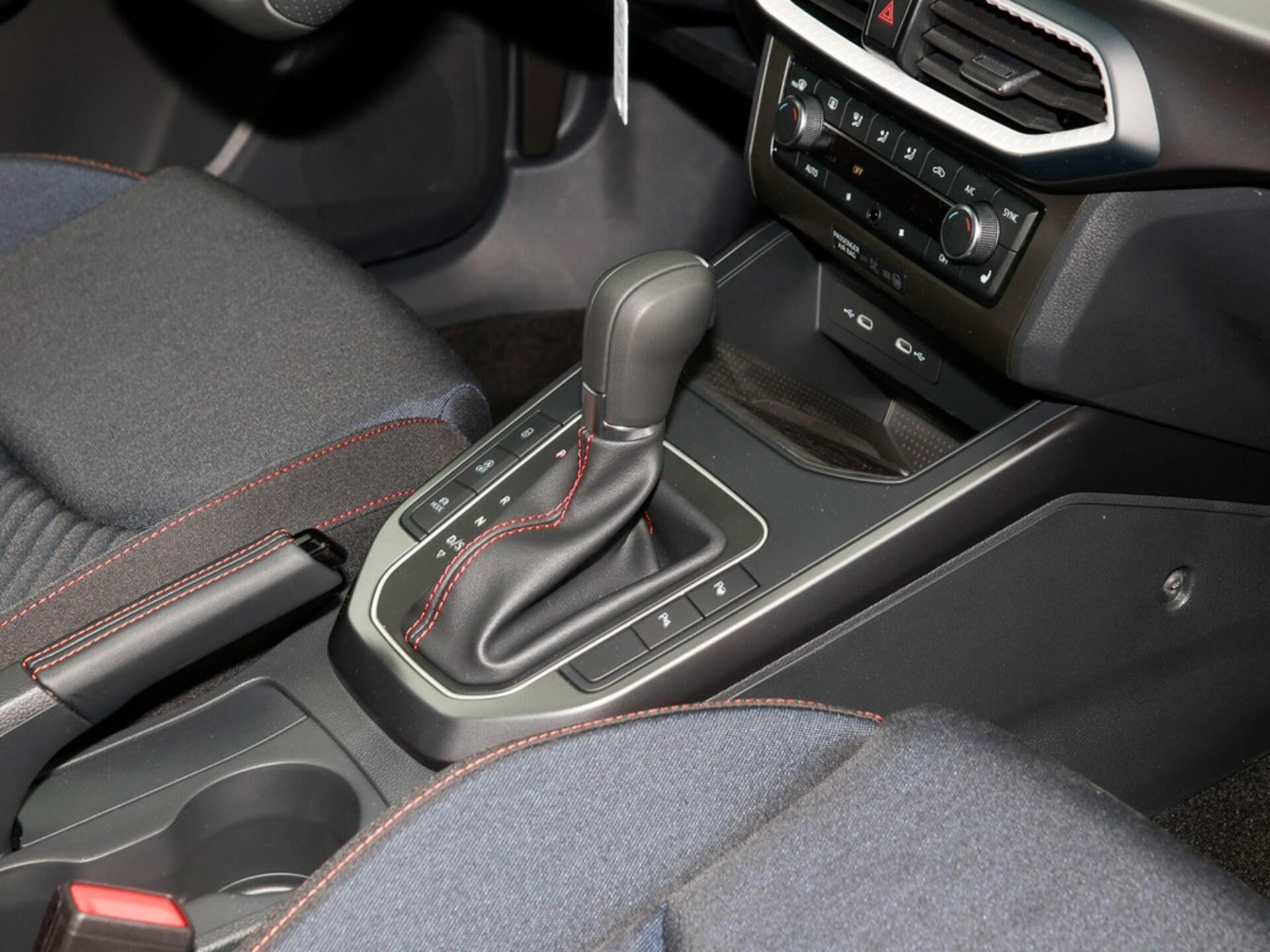 SEAT Arona FR