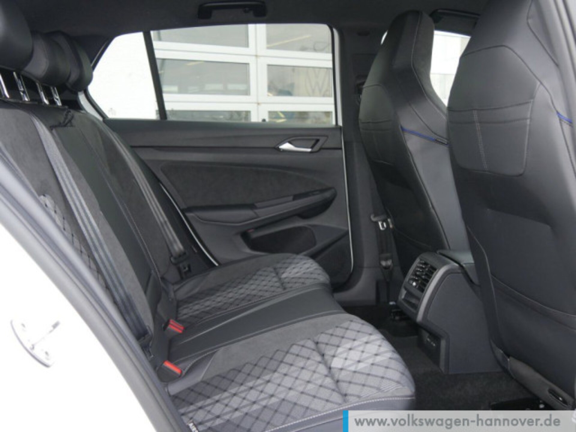 Volkswagen Golf R-Line