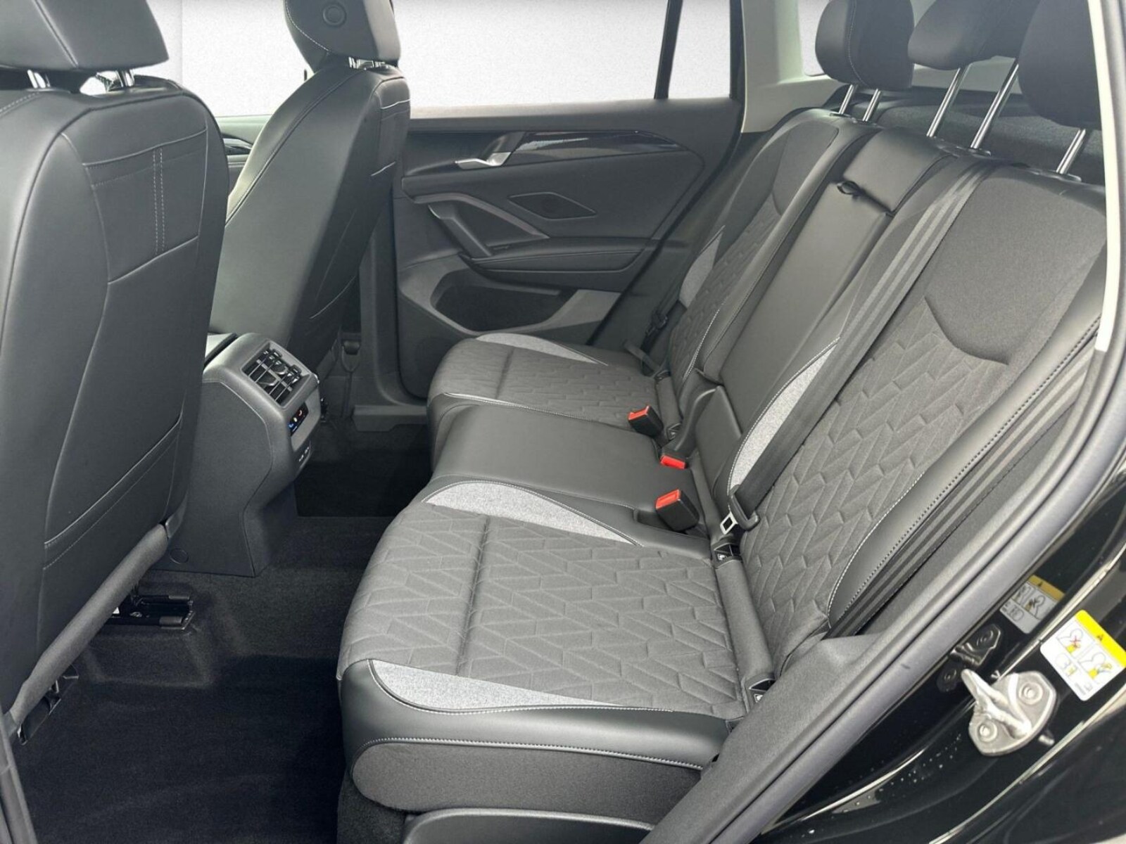 Volkswagen Tiguan – Bild 12