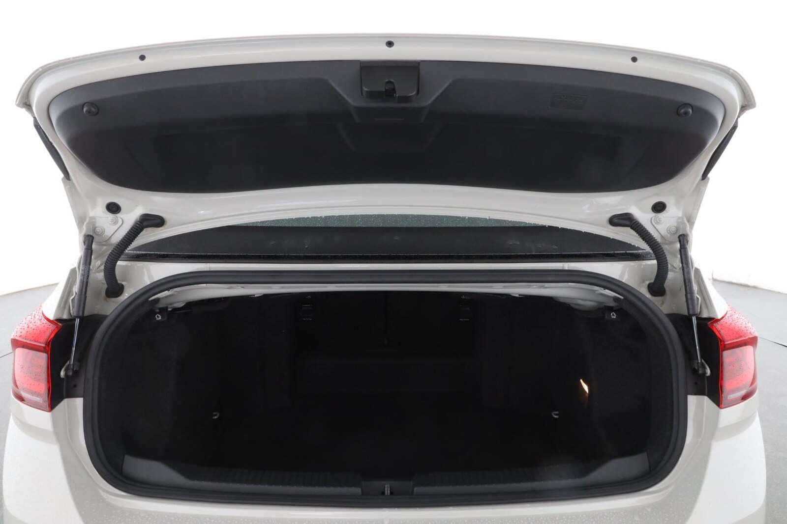 Volkswagen T-Roc Cabriolet – Bild 10