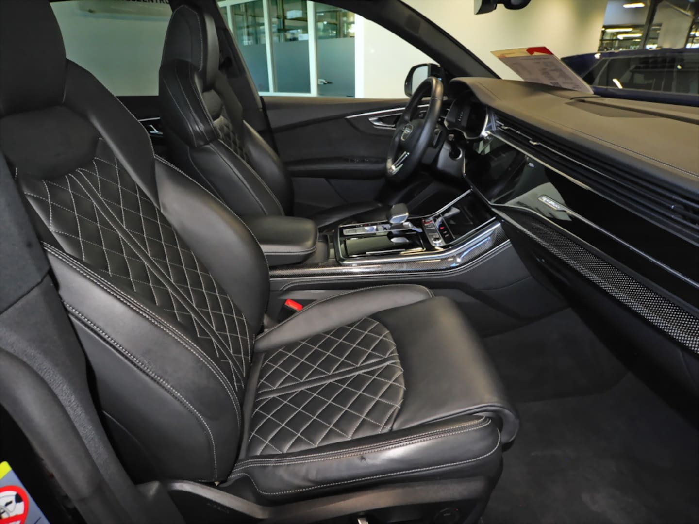 Bild über Audi SQ8 TFSI quattro tiptronic - für weitere Informationen kontaktieren Sie den Audi Partner