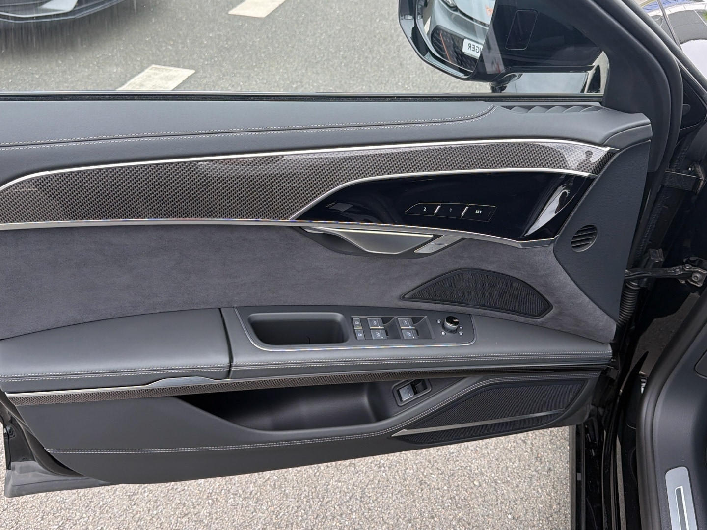 Bild über Audi S8 TFSI quattro tiptronic - für weitere Informationen kontaktieren Sie den Audi Partner