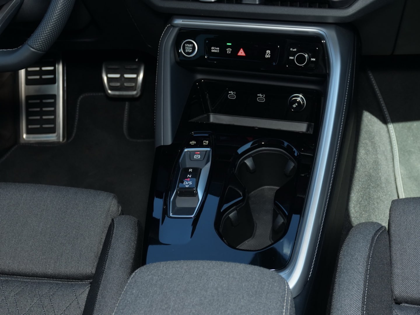 Bild über Audi Q5 Sportback e-hybrid e-hybrid quattro 220 kW S tronic - für weitere Informationen kontaktieren Sie den Audi Partner