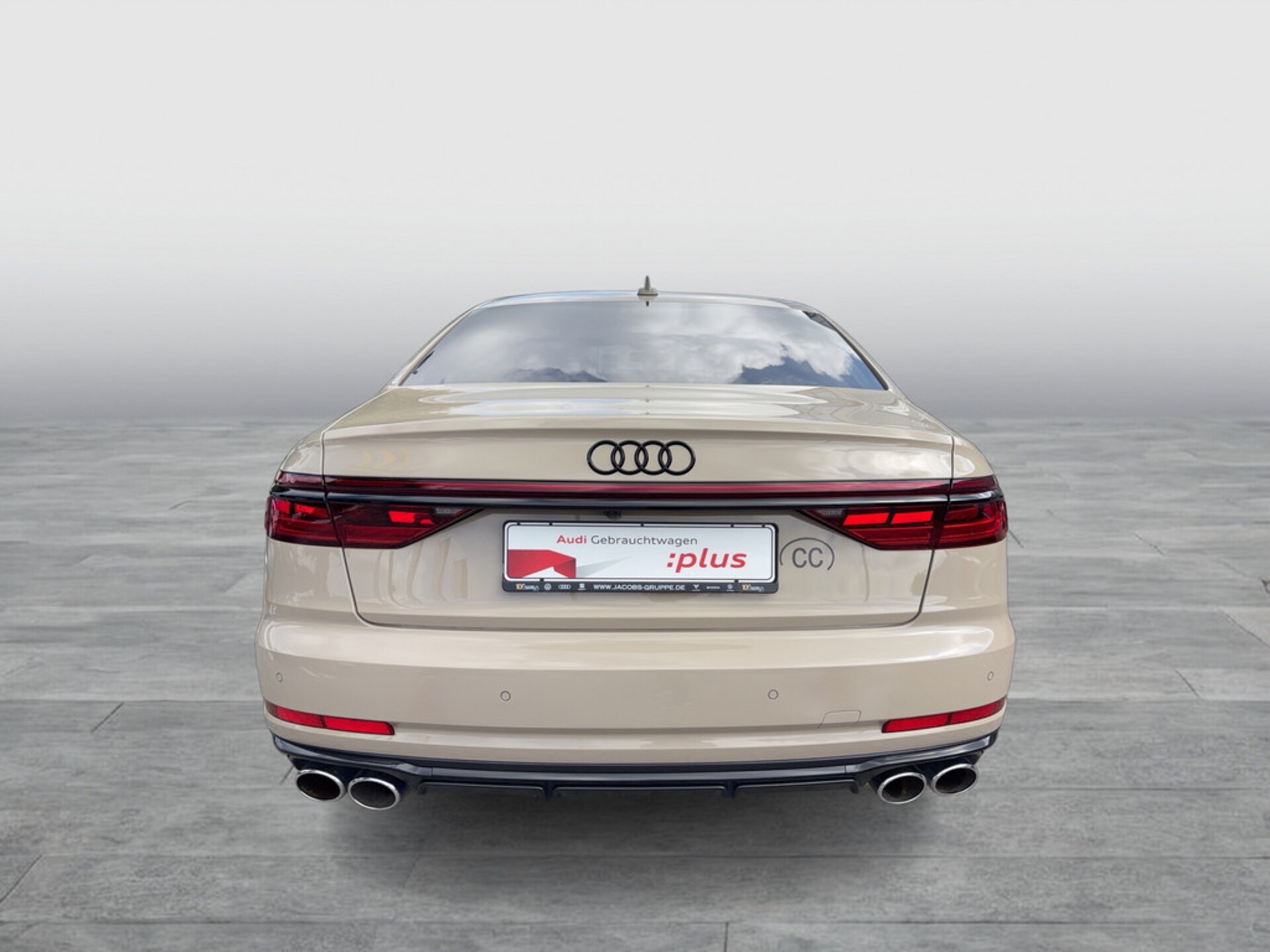 Audi S8