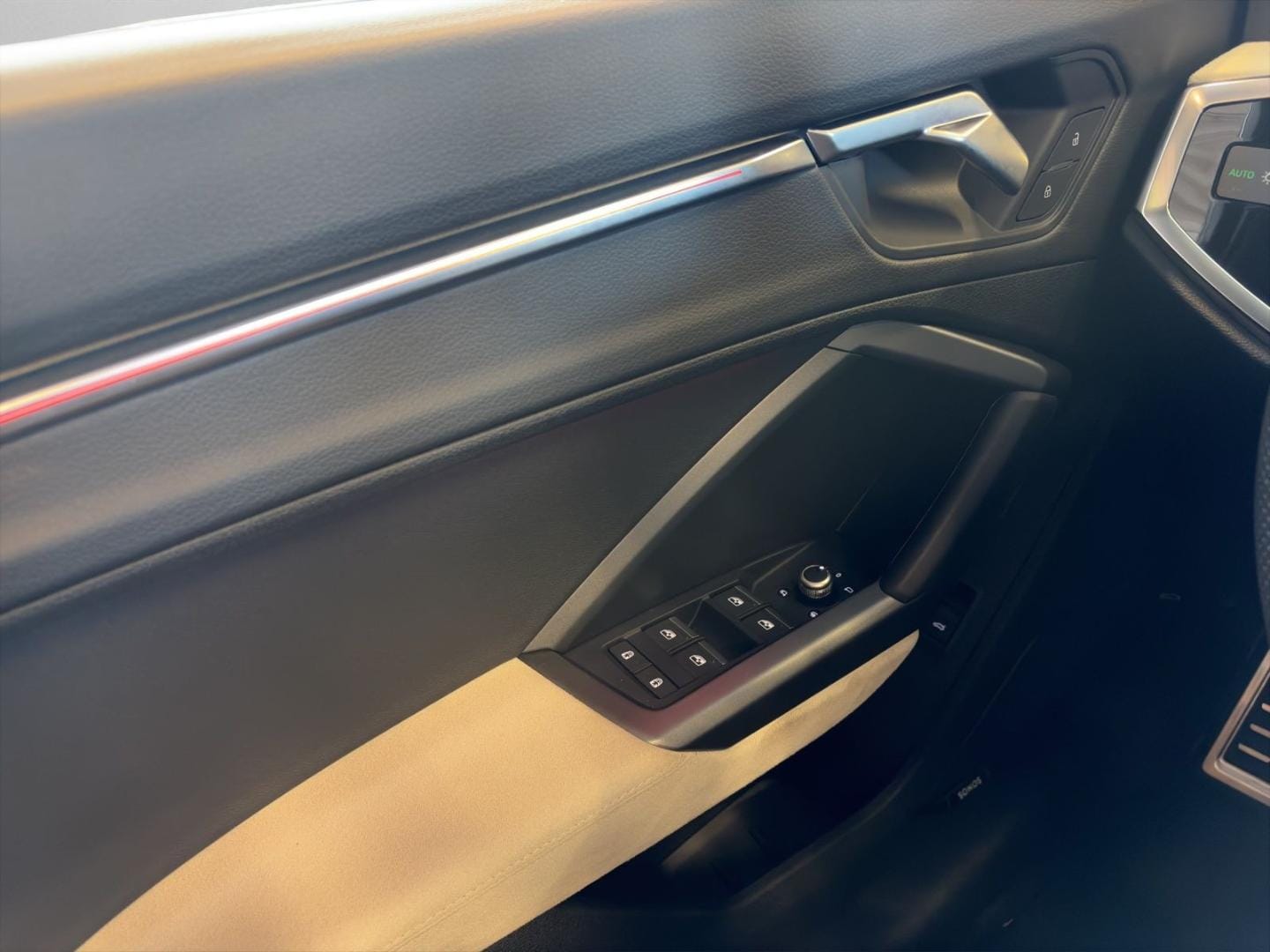 Bild über Audi Q3 Sportback TFSI quattro 140 kW S tronic - für weitere Informationen kontaktieren Sie den Audi Partner