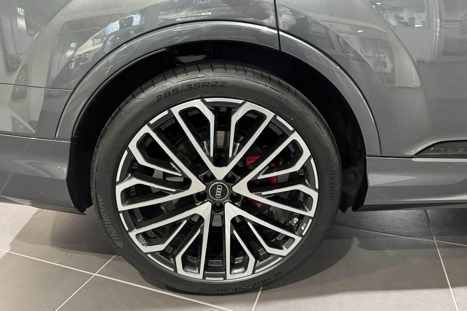 Image about Audi SQ7 SQ7 SUV TFSI 373 kW tiptronic