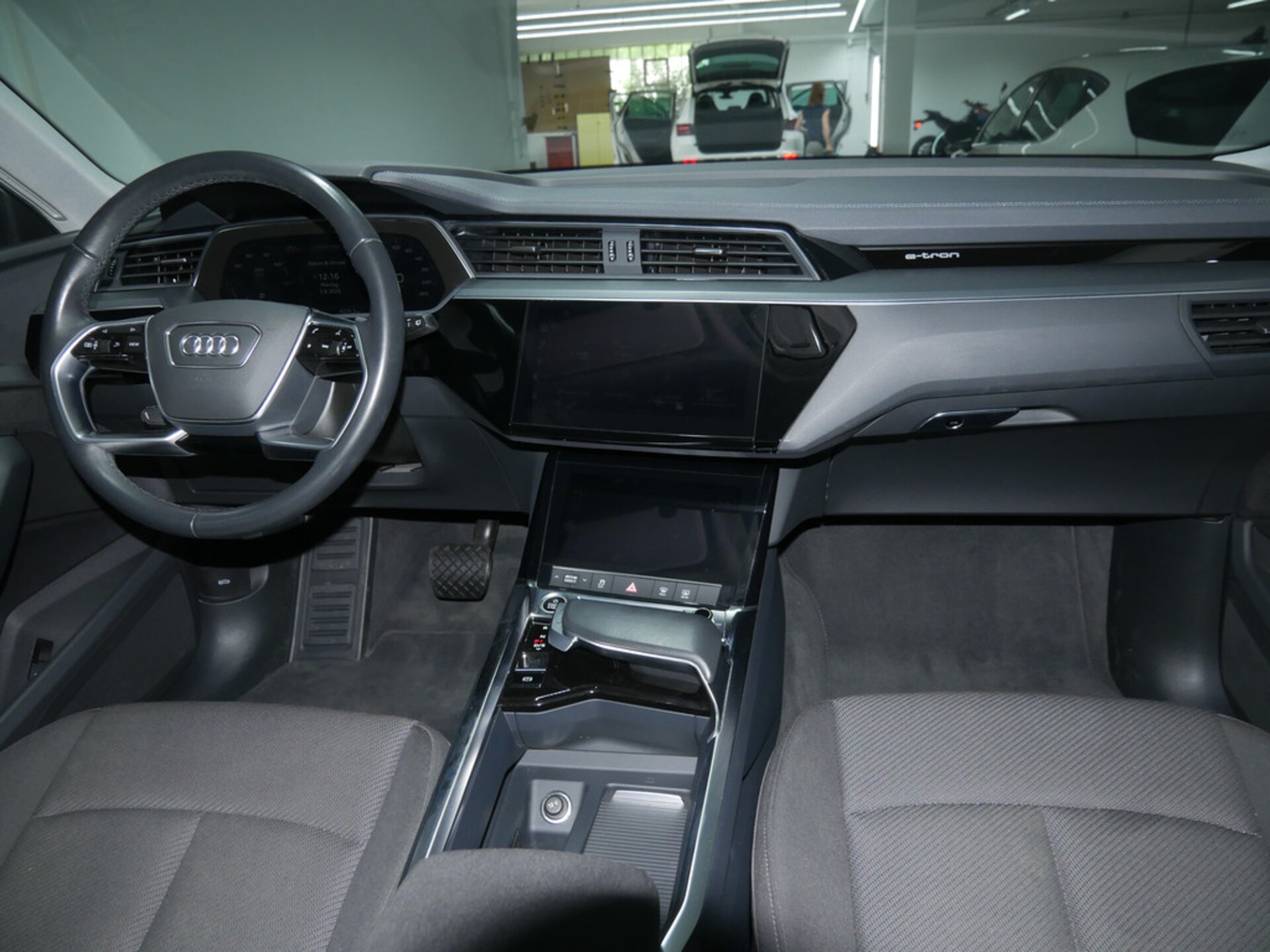 Audi Q8 e-tron S line