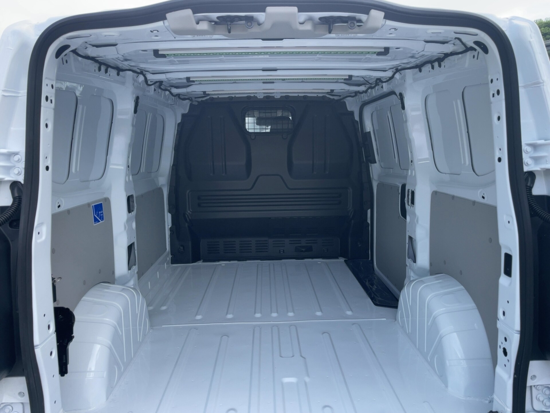 Volkswagen Transporter Kasten kurzer Radstand