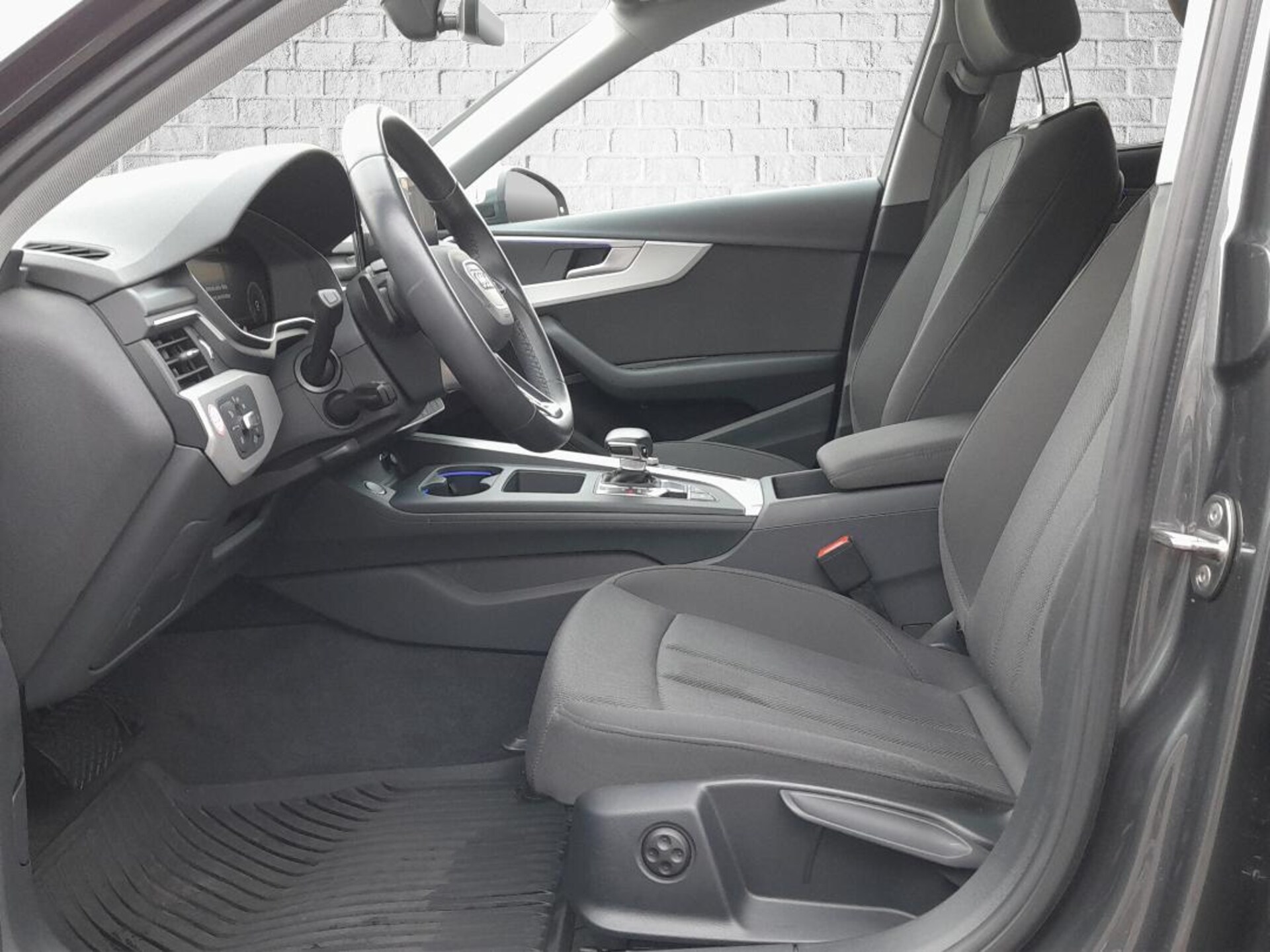 Audi A4 Avant S line