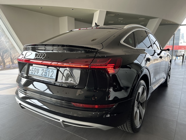 Audi e-tron Sportback 3