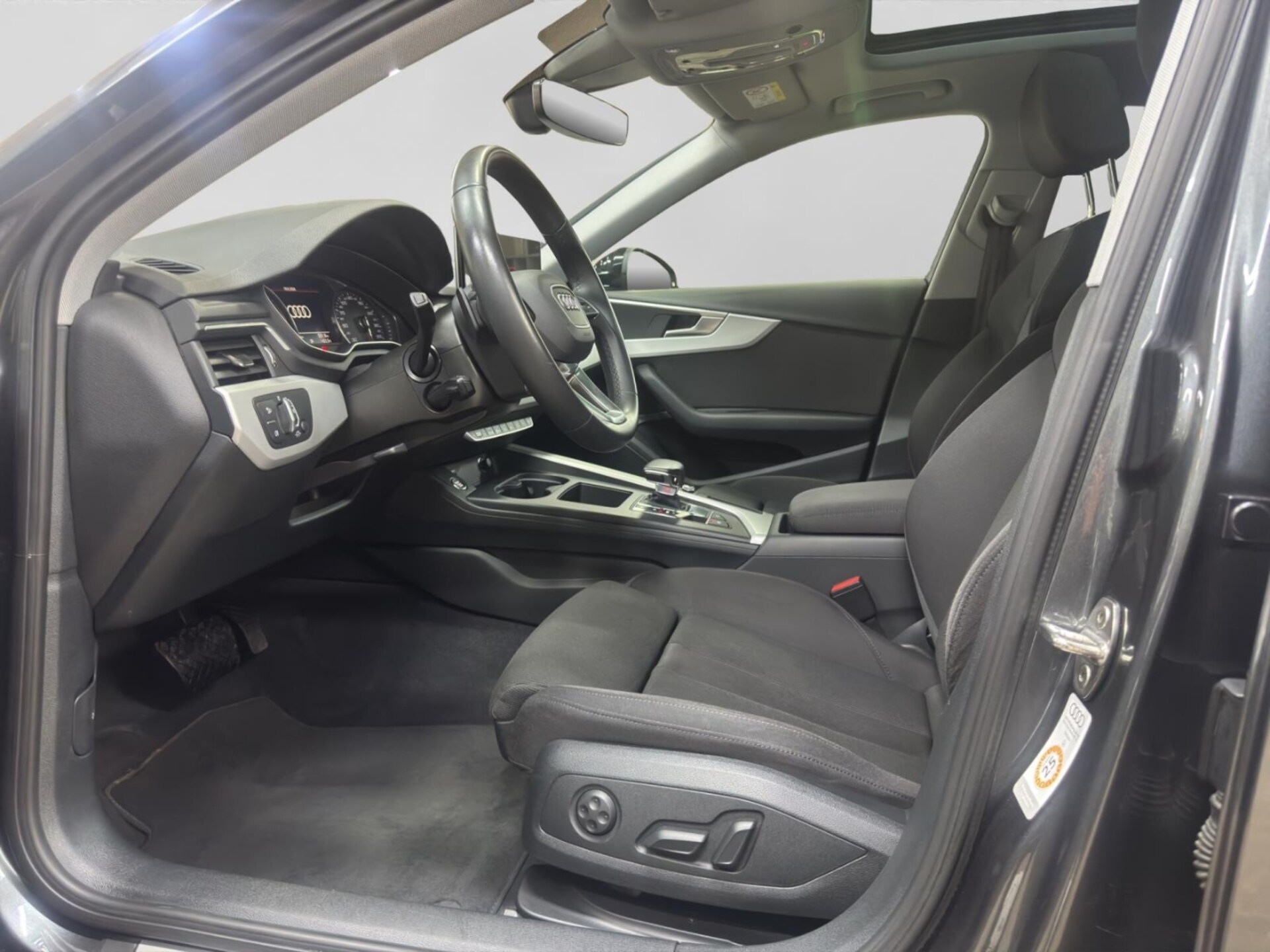 Audi A4 Avant S line