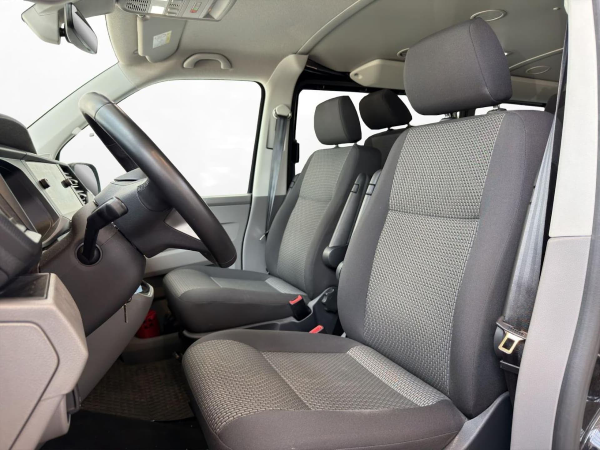 Volkswagen T6.1 Transporter Kombi kurzer Radstand