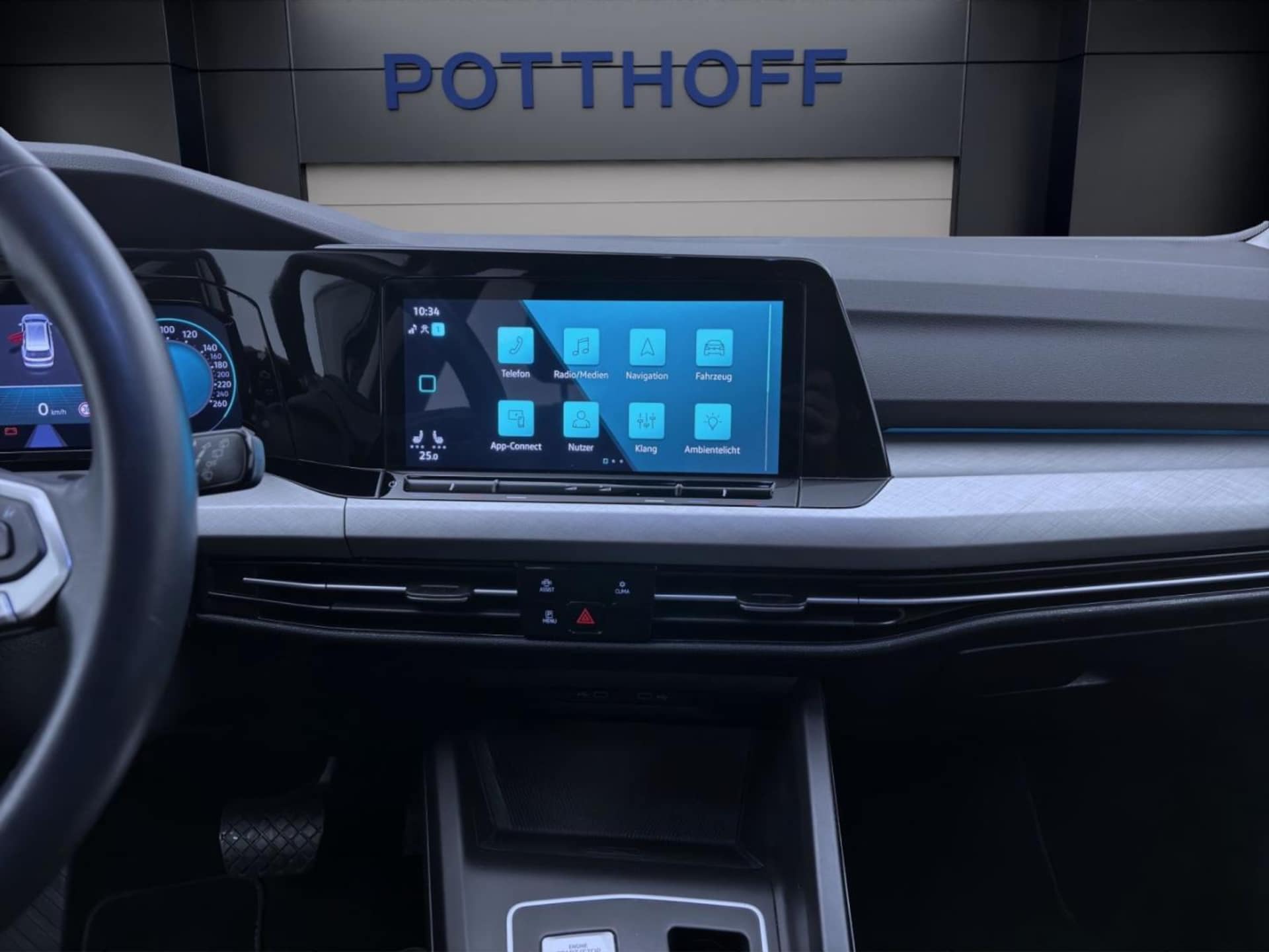 Volkswagen Golf Variant Life