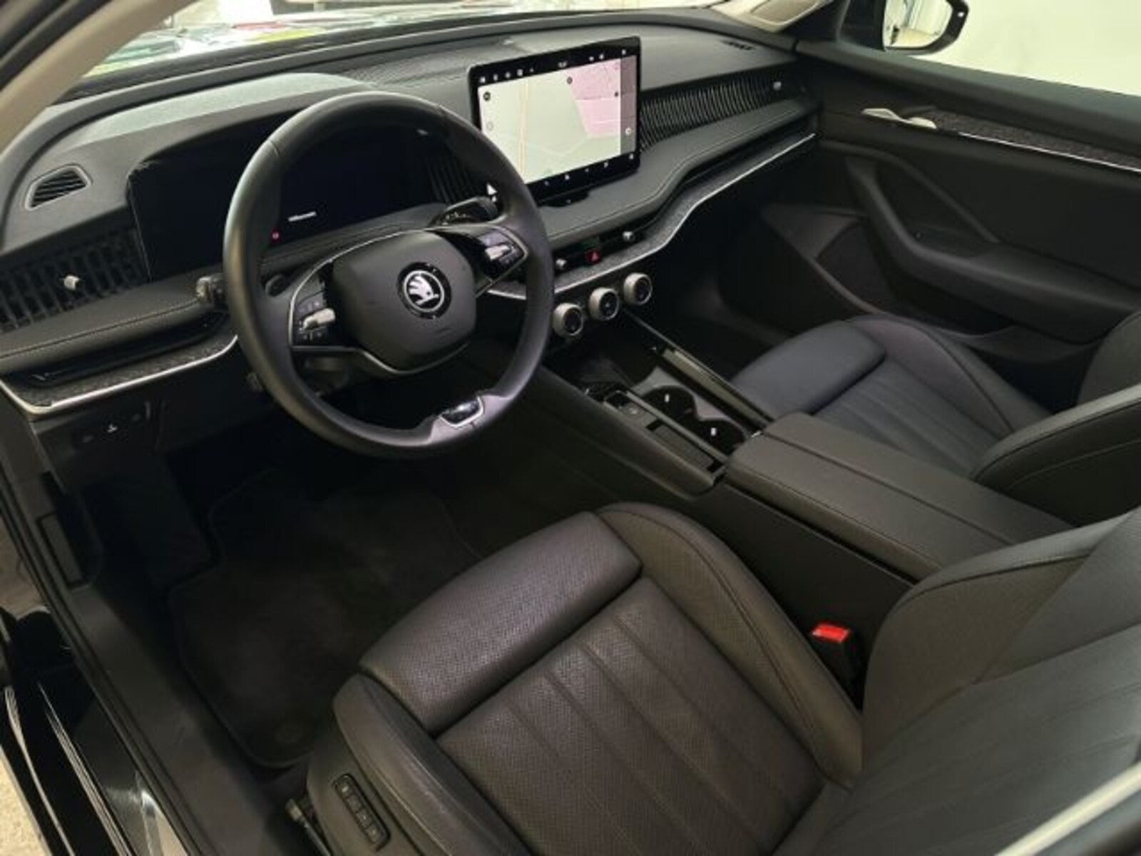 Škoda Superb Combi – Bild 11