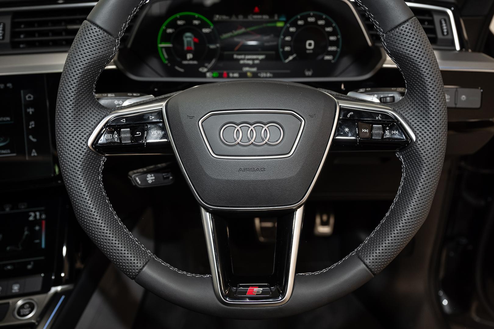 Image about Audi Q8 e-tron 55 e-tron quattro Launch Edition 300,00 kW