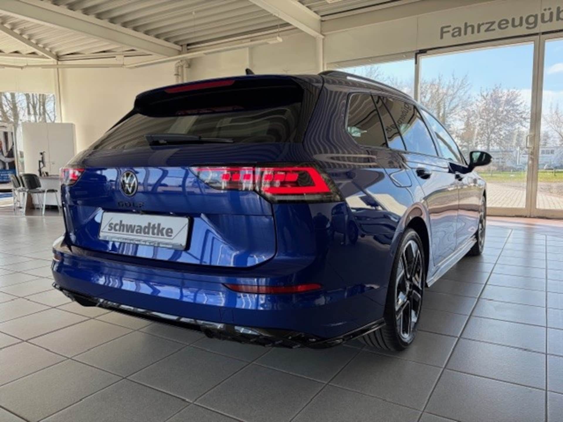 Volkswagen Golf Variant R-Line