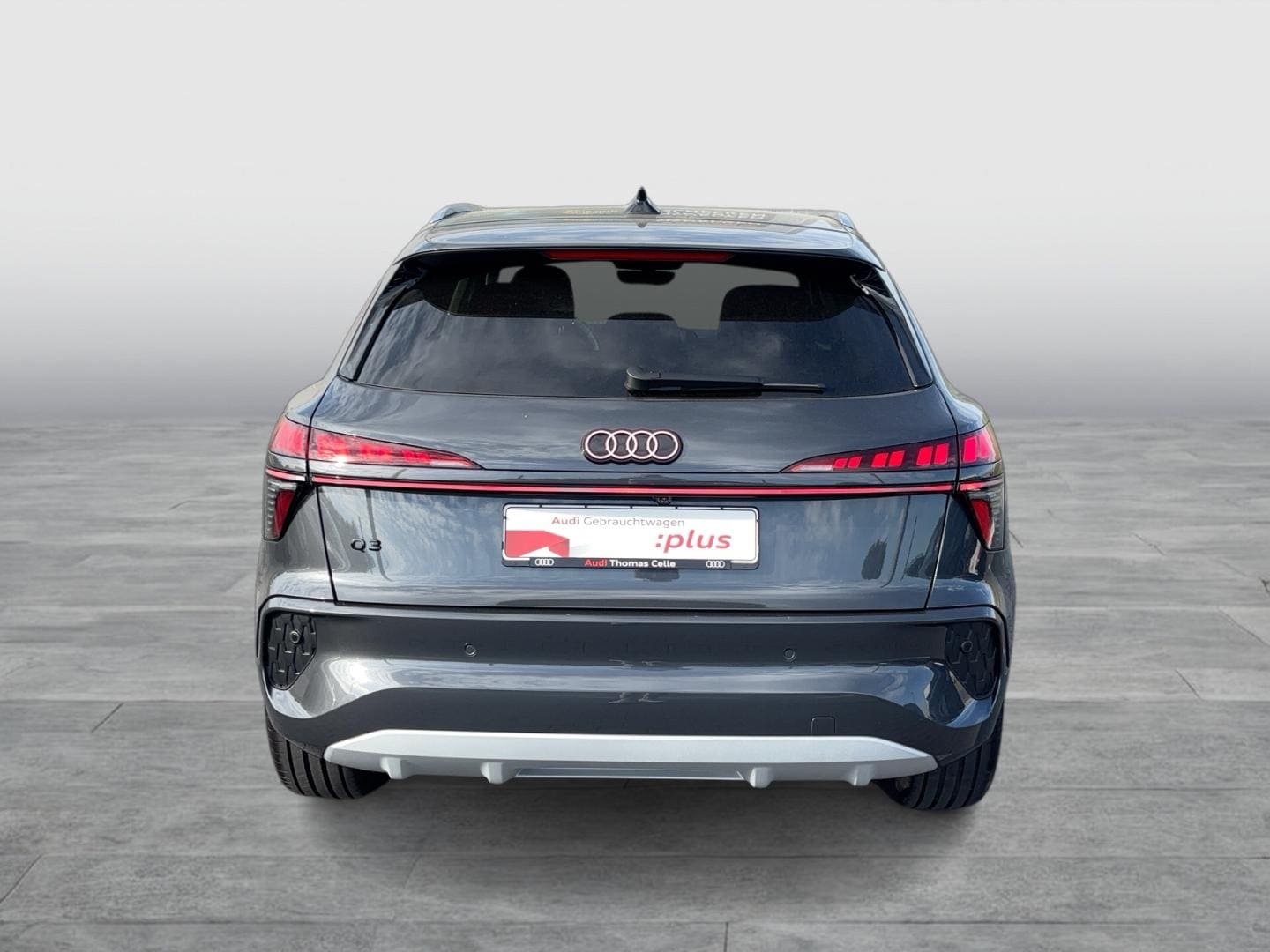 Bild über Audi Q3 SUV TFSI 110 kW S tronic - für weitere Informationen kontaktieren Sie den Audi Partner